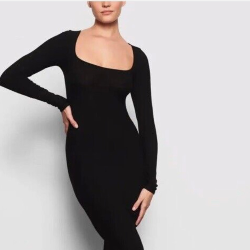 ✨SKIMS Dress✨ - Picture 4 of 7
